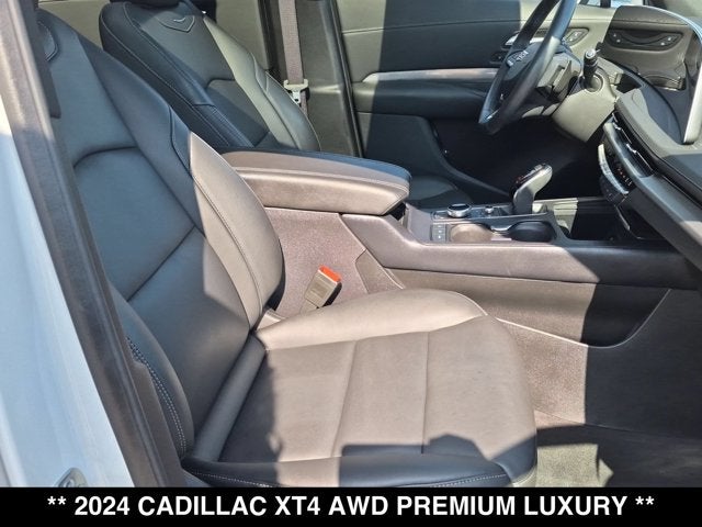 2024 Cadillac XT4 AWD Premium Luxury