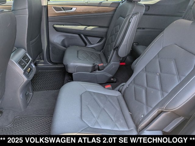 2025 Volkswagen Atlas 2.0T SE w/Technology
