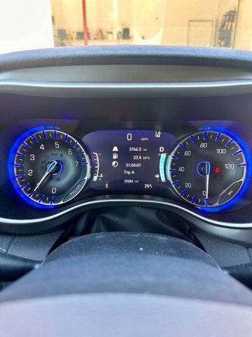 2023 Chrysler Pacifica Touring L's photo