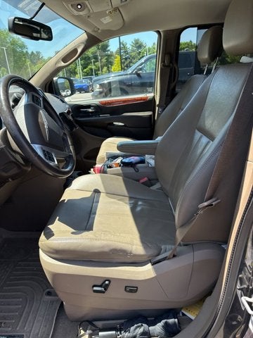2013 Chrysler Town & Country Touring