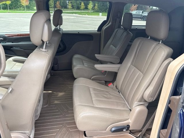 2016 Chrysler Town & Country Touring-L Anniversary Edition