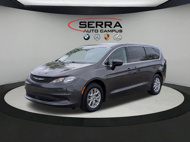 2023 Chrysler Voyager LX
