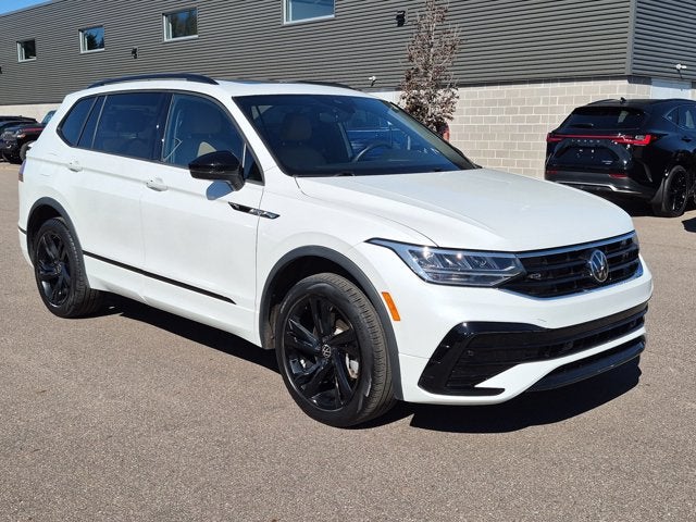 2024 Volkswagen Tiguan SE R-Line Black
