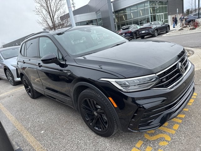 2023 Volkswagen Tiguan SE R-Line Black
