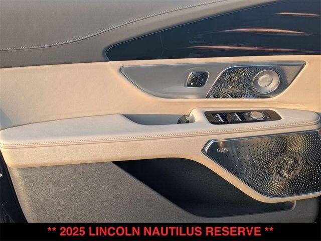 2025 Lincoln Nautilus Reserve