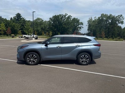 2021 Toyota Highlander Hybrid XLE