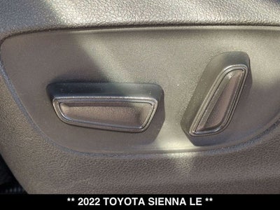2022 Toyota Sienna LE