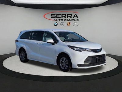 2022 Toyota Sienna LE