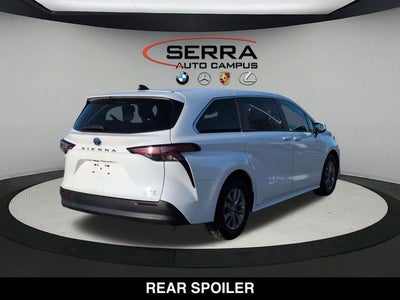 2022 Toyota Sienna LE