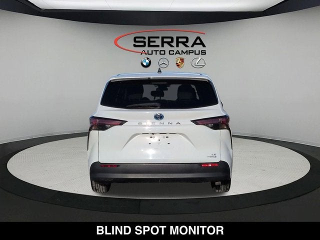 2022 Toyota Sienna LE