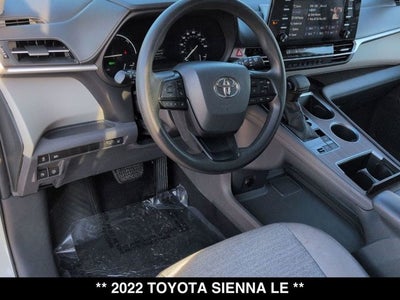 2022 Toyota Sienna LE