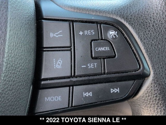 2022 Toyota Sienna LE