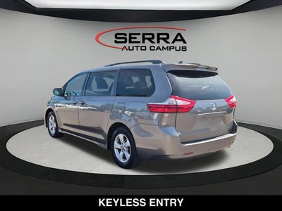 2018 Toyota Sienna LE