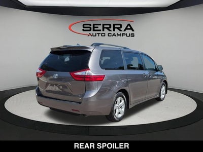 2018 Toyota Sienna LE