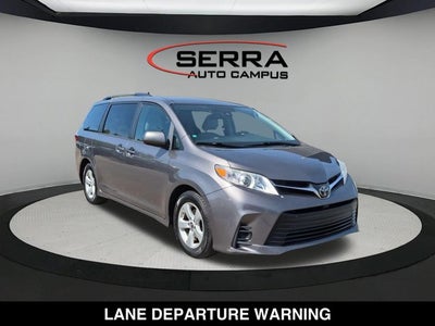 2018 Toyota Sienna LE