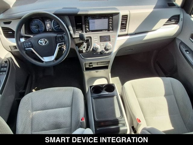 2018 Toyota Sienna LE