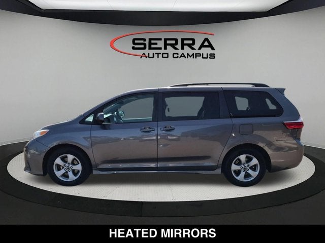 2018 Toyota Sienna LE