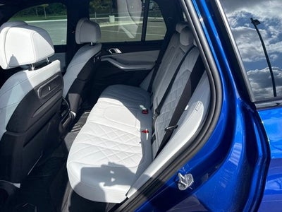 2025 BMW X5 M60i