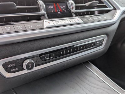 2022 BMW X7 M50i