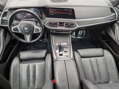 2022 BMW X7 M50i