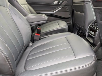 2022 BMW X7 M50i