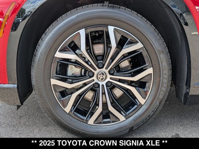2025 Toyota Crown Signia XLE