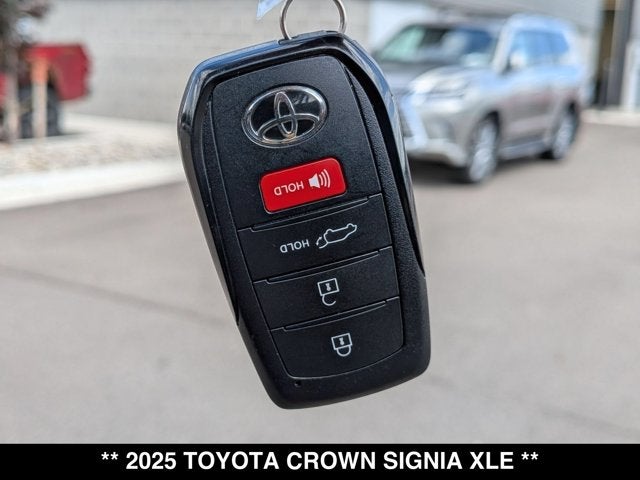 2025 Toyota Crown Signia XLE