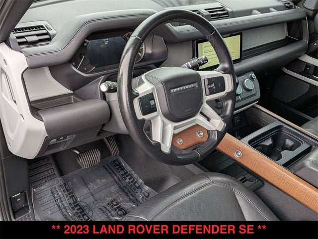 2023 Land Rover Defender SE