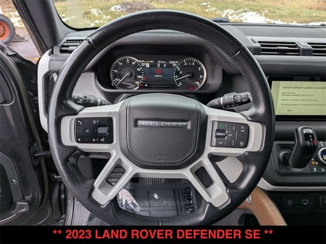 2023 Land Rover Defender SE
