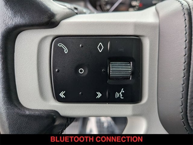 2023 Land Rover Defender SE