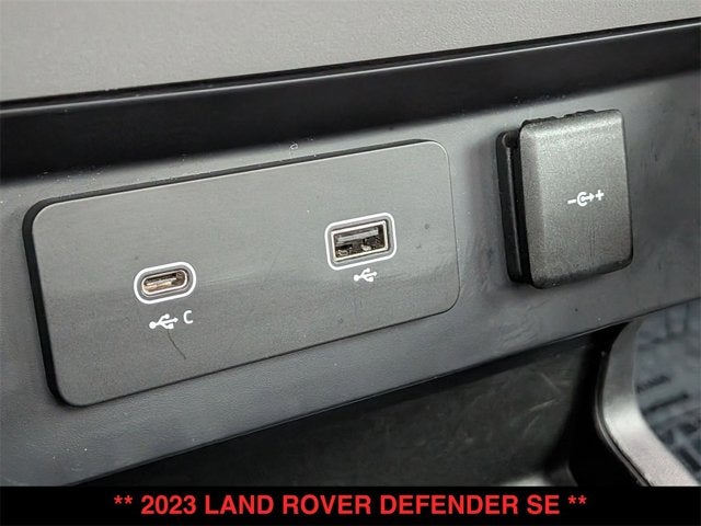 2023 Land Rover Defender SE