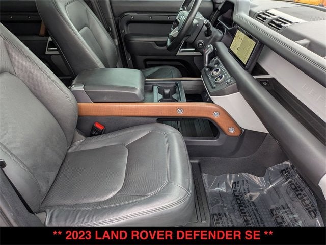 2023 Land Rover Defender SE