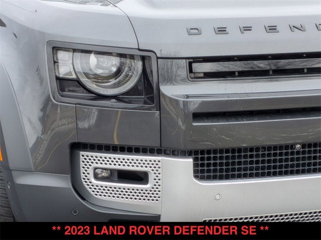 2023 Land Rover Defender SE