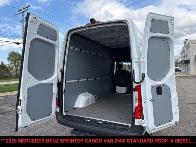 2025 Mercedes-Benz Sprinter Cargo Van 2500 Standard Roof I4 Diesel 144" RWD