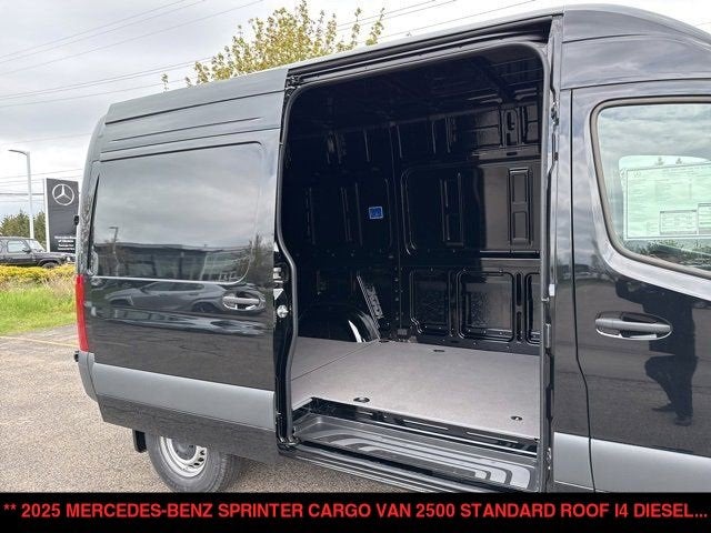 2025 Mercedes-Benz Sprinter Cargo Van 2500 Standard Roof I4 Diesel 144" RWD