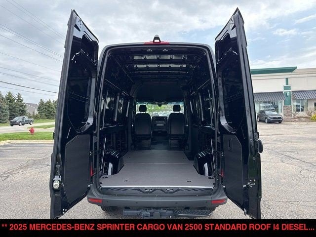2025 Mercedes-Benz Sprinter Cargo Van 2500 Standard Roof I4 Diesel 144" RWD