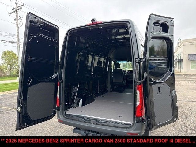 2025 Mercedes-Benz Sprinter Cargo Van 2500 Standard Roof I4 Diesel HO 144" RWD