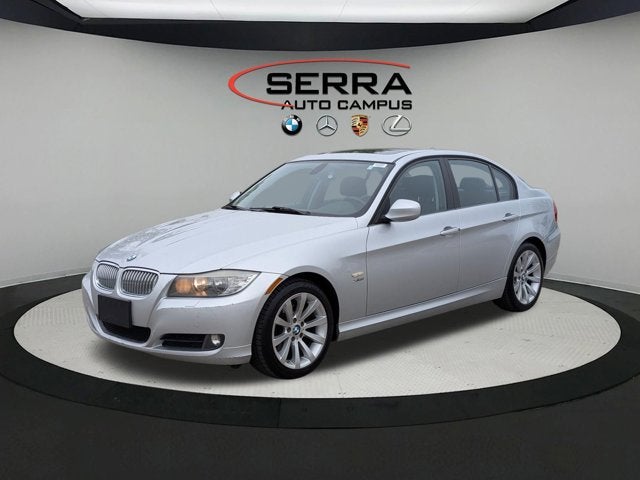2011 BMW 3 Series 328i xDrive Sedan's photo