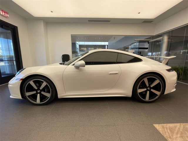 2025 Porsche 911 Carrera
