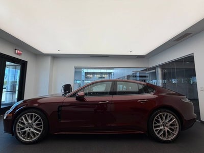 2022 Porsche Panamera 4