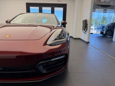 2022 Porsche Panamera 4