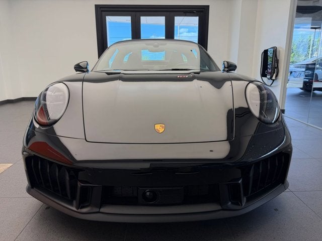 2025 Porsche 911 4 GTS