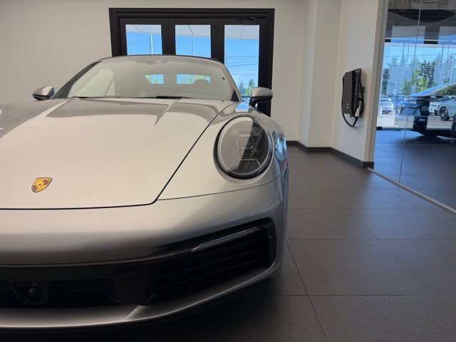 2020 Porsche 911 Carrera