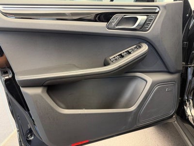 2024 Porsche Macan T