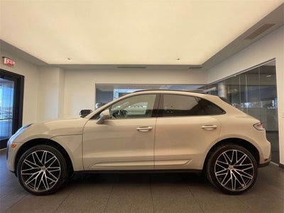 2025 Porsche Macan Base