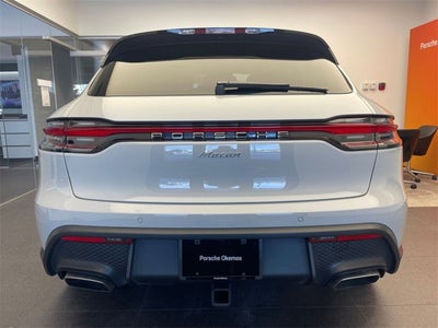 2025 Porsche Macan Base