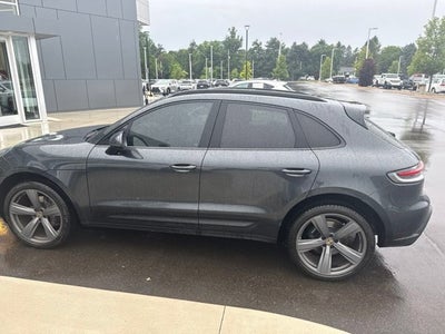 2022 Porsche Macan Base