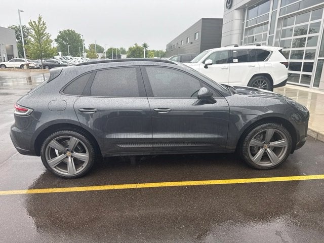 2022 Porsche Macan Base