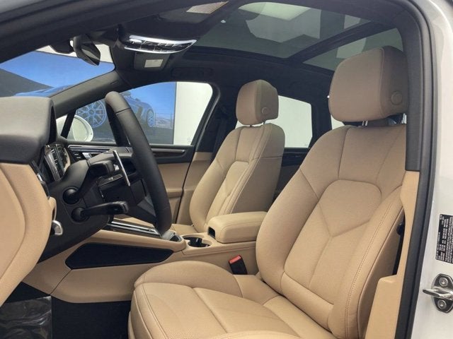 2025 Porsche Macan Base