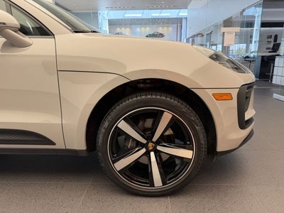 2026 Porsche Macan Base